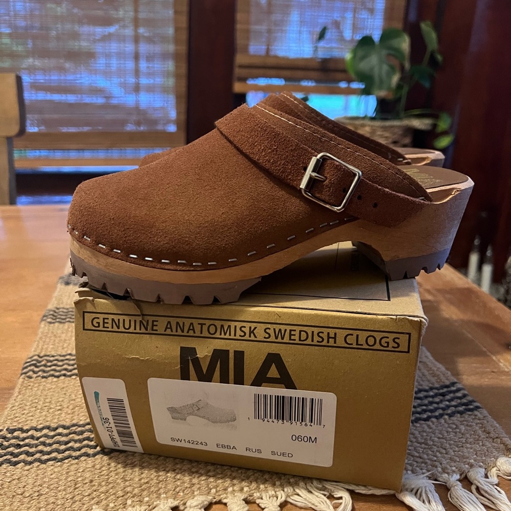 NIB FREE PEOPLE MIA EBBA SUEDE RUST CLOGS 36